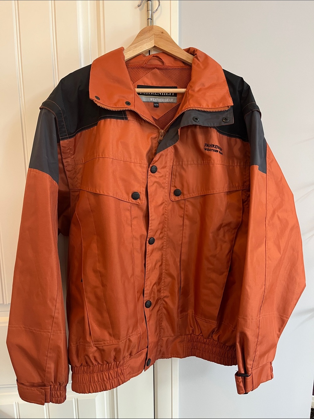 Farenheit Weather Gear Jacket convertible to vest XL